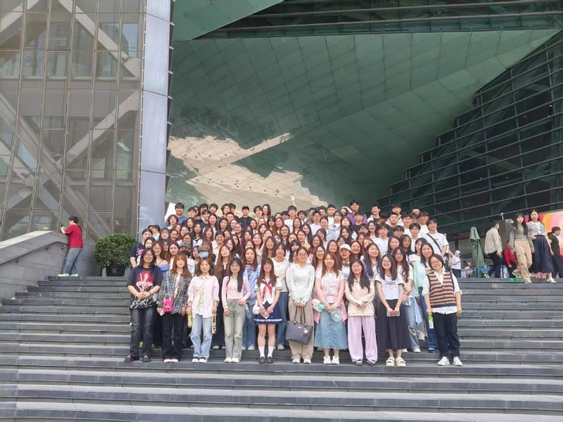 AYWH_1745286917220083861.jpg 图1-成都市博物馆.jpg