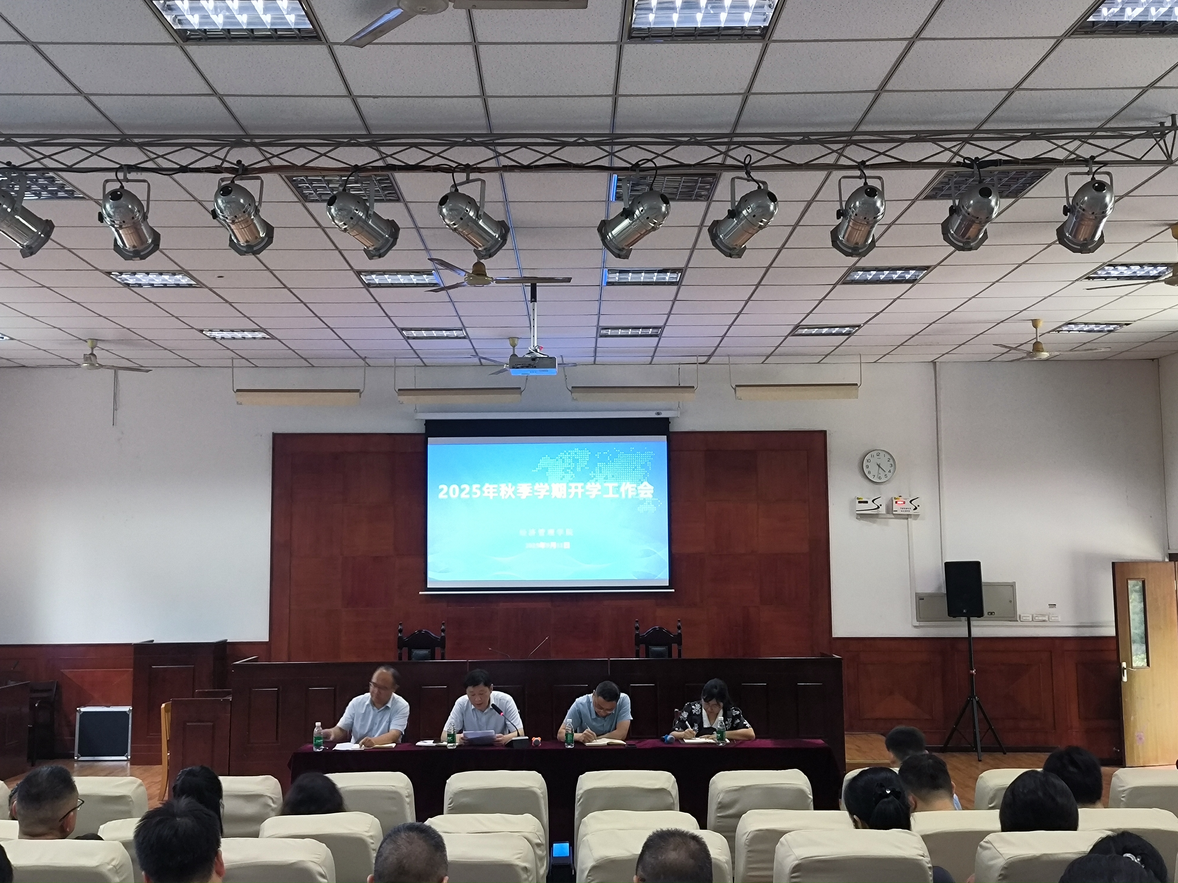 Bvyu_1757659871576088588.jpg DC5A9F568C45AB8F393B8ADB7889A156.jpg